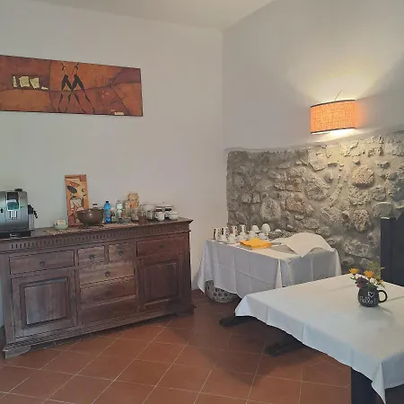 La Casina Rosa * Valeriano Lunense