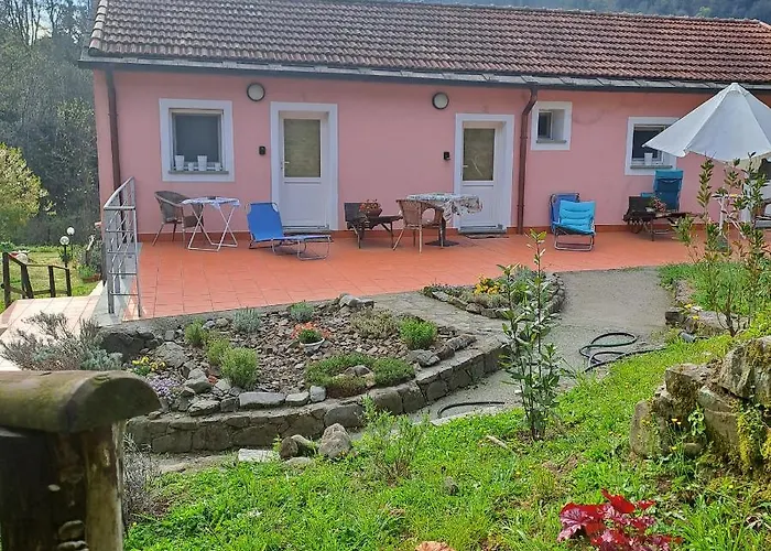 La Casina Rosa La Spezia * Valeriano Lunense