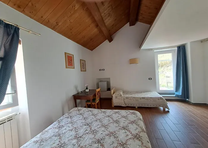 La Casina Rosa La Spezia Valeriano Lunense