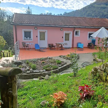 La Casina Rosa La Spezia * Valeriano Lunense
