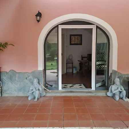 La Casina Rosa Valeriano Lunense