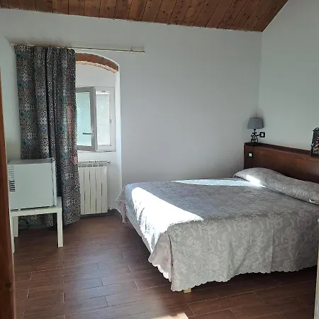 La Casina Rosa Valeriano Lunense