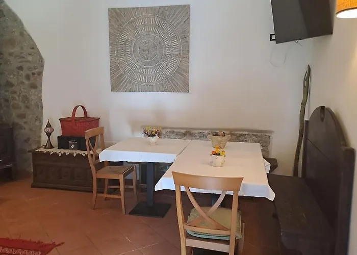 La Casina Rosa La Spezia Valeriano Lunense