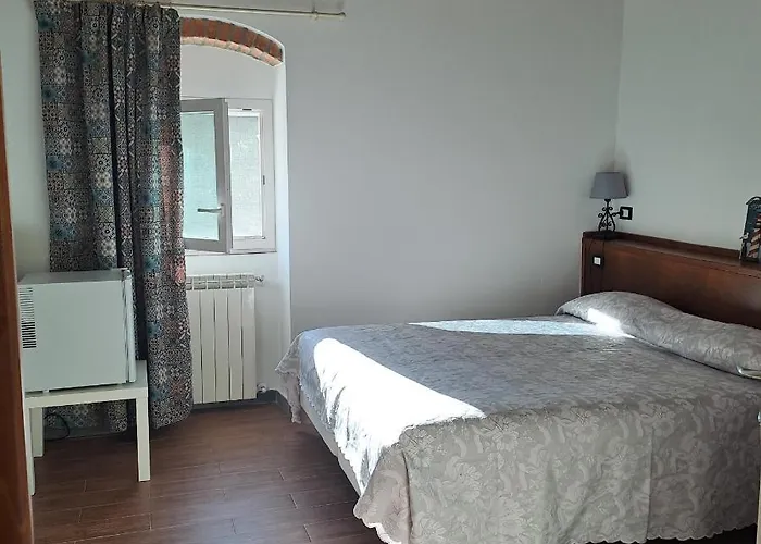 La Casina Rosa La Spezia Valeriano Lunense